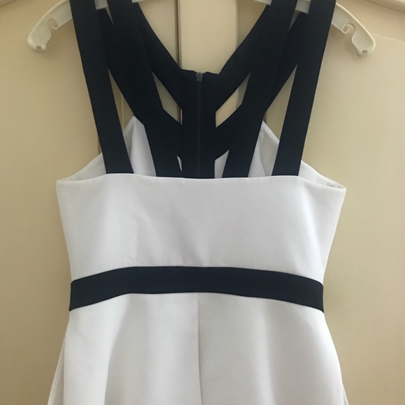 BCBGMAXAZRIA Fitted Bustier Peplum Top - Picture 3 of 7